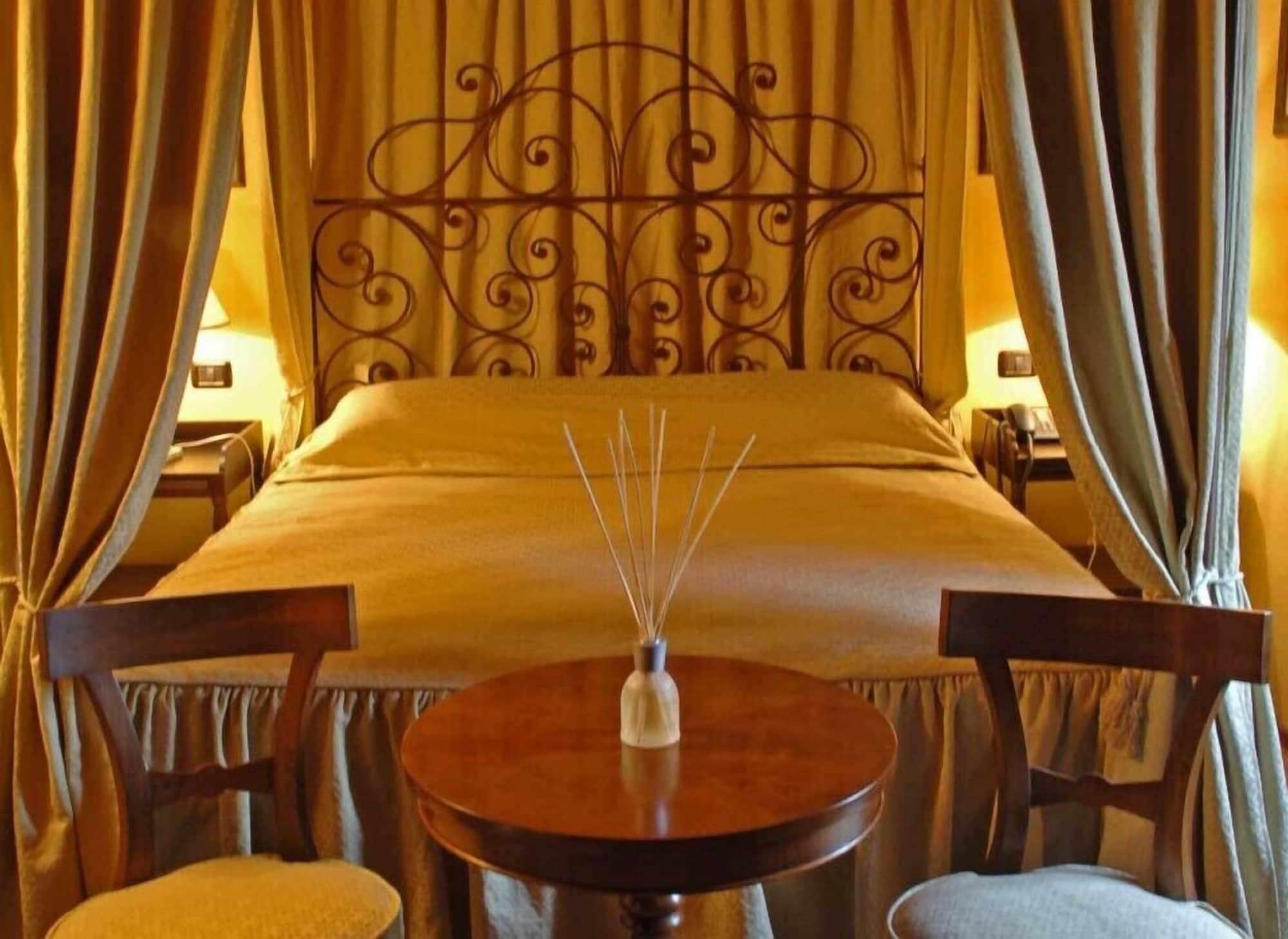 Hotel Torre Di San Martino 가졸라 디 리발타 외부 사진